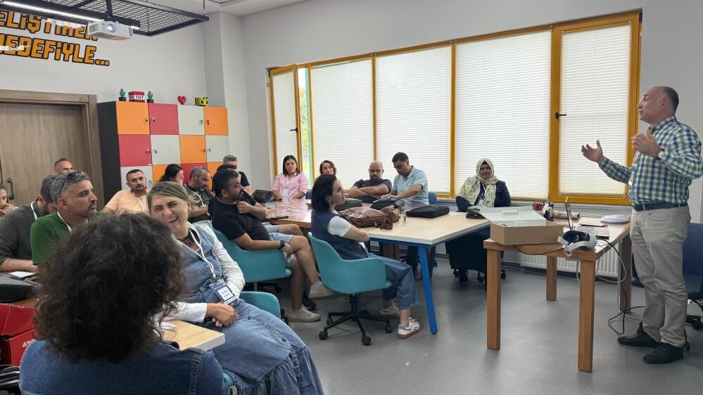 Samsun Haber: Samsun’da öğretmenler metaverse dünyasına adım attı