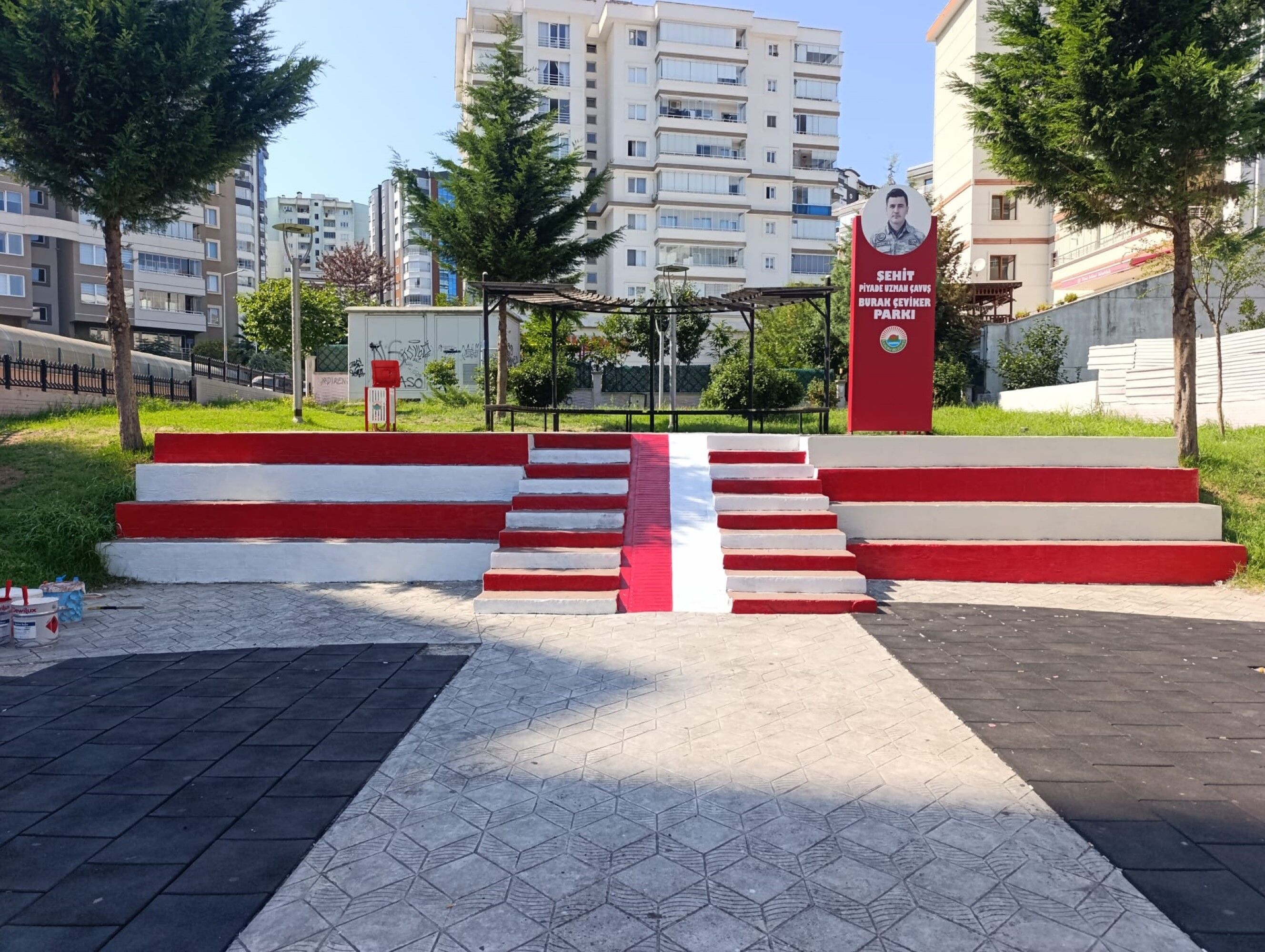Samsun Haber: Samsun'da parklara kırmızı-beyaz dokunuş