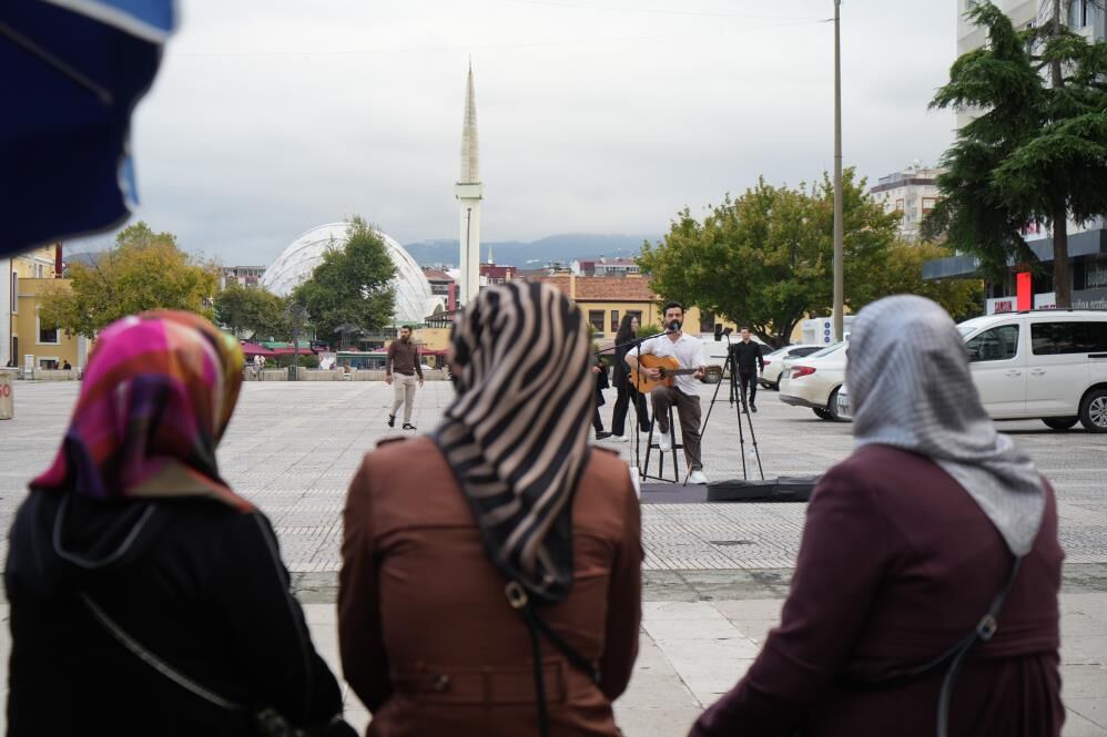 Samsun Haber: Samsun'da sokak sanatçısı meydana renk katıyor