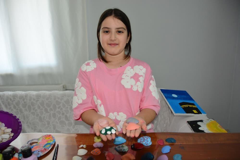 Samsun Haber: Samsunlu minik Elif Zehra deniz kabuklarını sanata dönüştürüyor