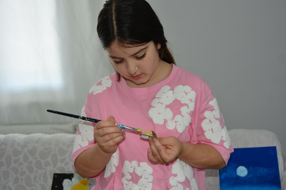 Samsun Haber: Samsunlu minik Elif Zehra deniz kabuklarını sanata dönüştürüyor