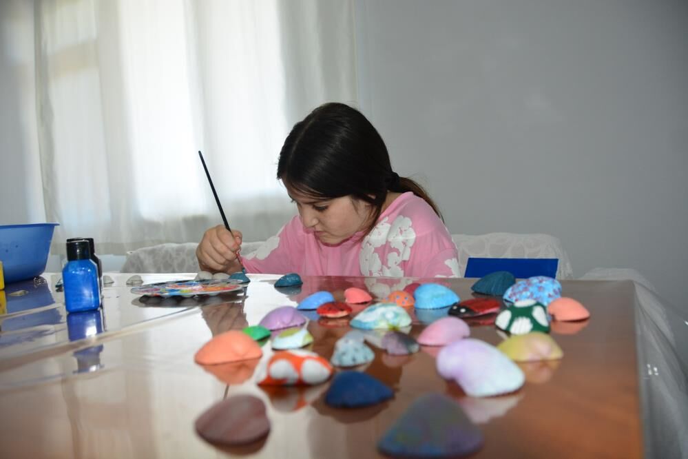 Samsun Haber: Samsunlu minik Elif Zehra deniz kabuklarını sanata dönüştürüyor