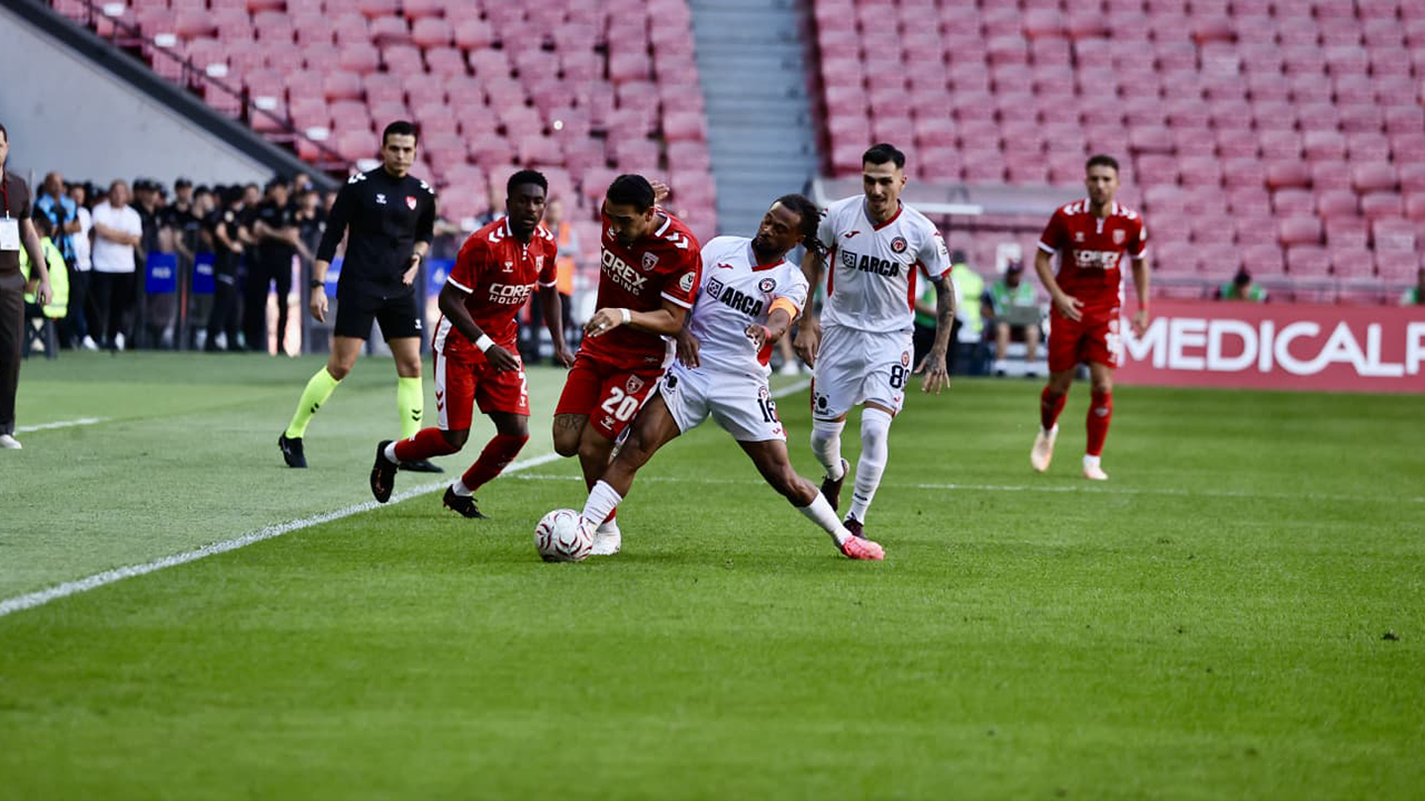 Samsunspor evinde ağır yara aldı! 1-5