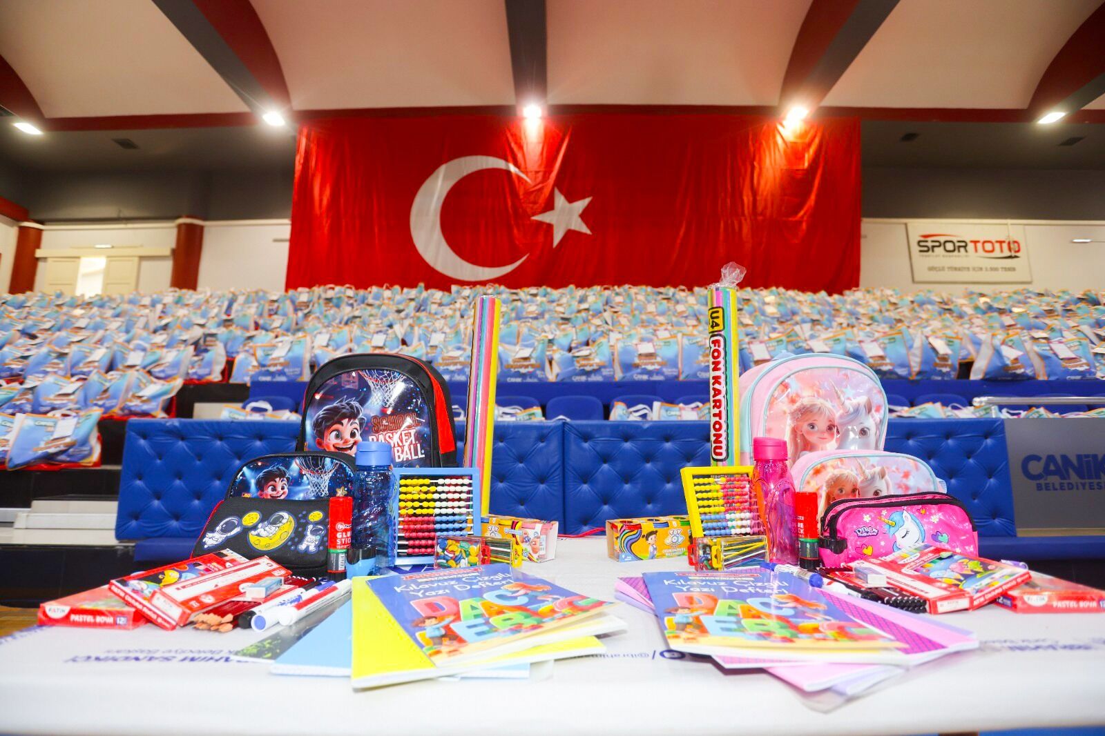 SAMSUN HABER Canik Belediyesi'nden minik öğrencilere büyük jest!