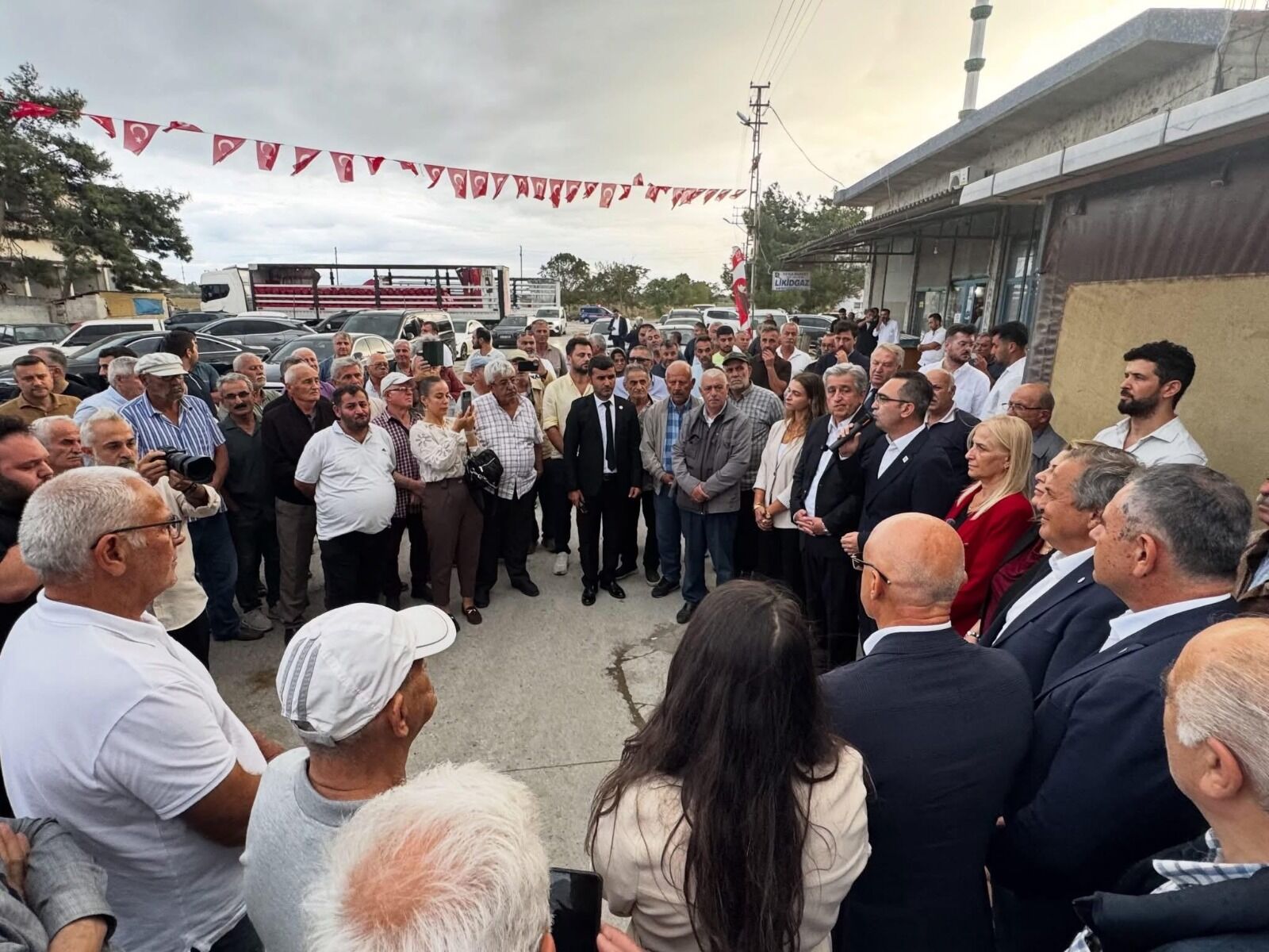 samsun haber YENİ Parti’den Bafra çıkarması: Üreticiler sorunlarını anlattı!
