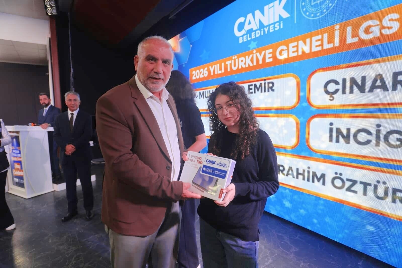 Samsun haber: Canik’in gurur tablosu! Başarılı öğrenciler ödüllerini aldı