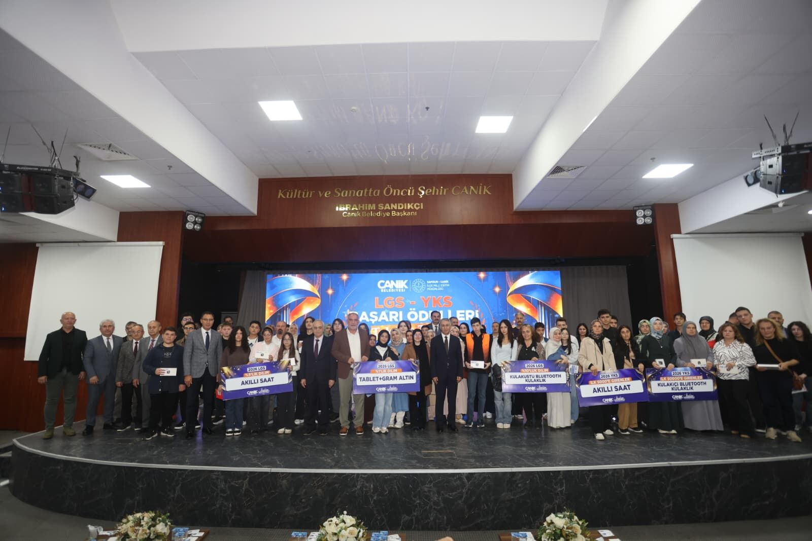 Samsun haber: Canik’in gurur tablosu! Başarılı öğrenciler ödüllerini aldı
