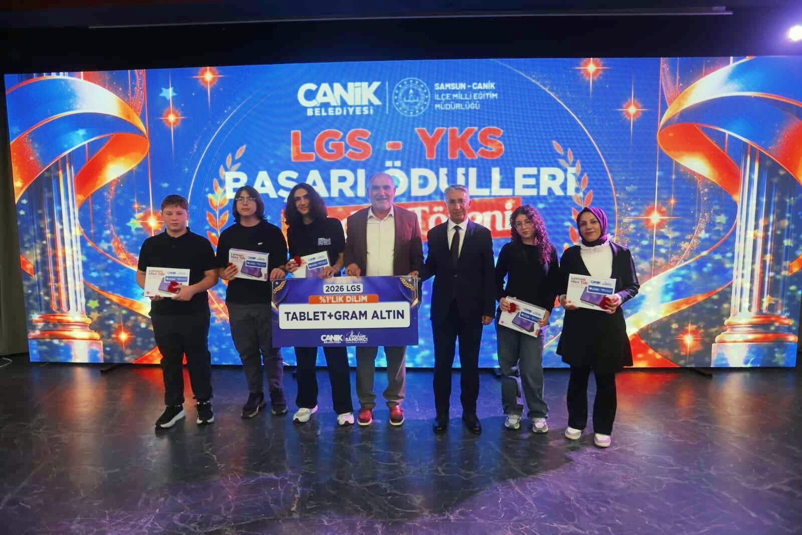Samsun haber: Canik’in gurur tablosu! Başarılı öğrenciler ödüllerini aldı