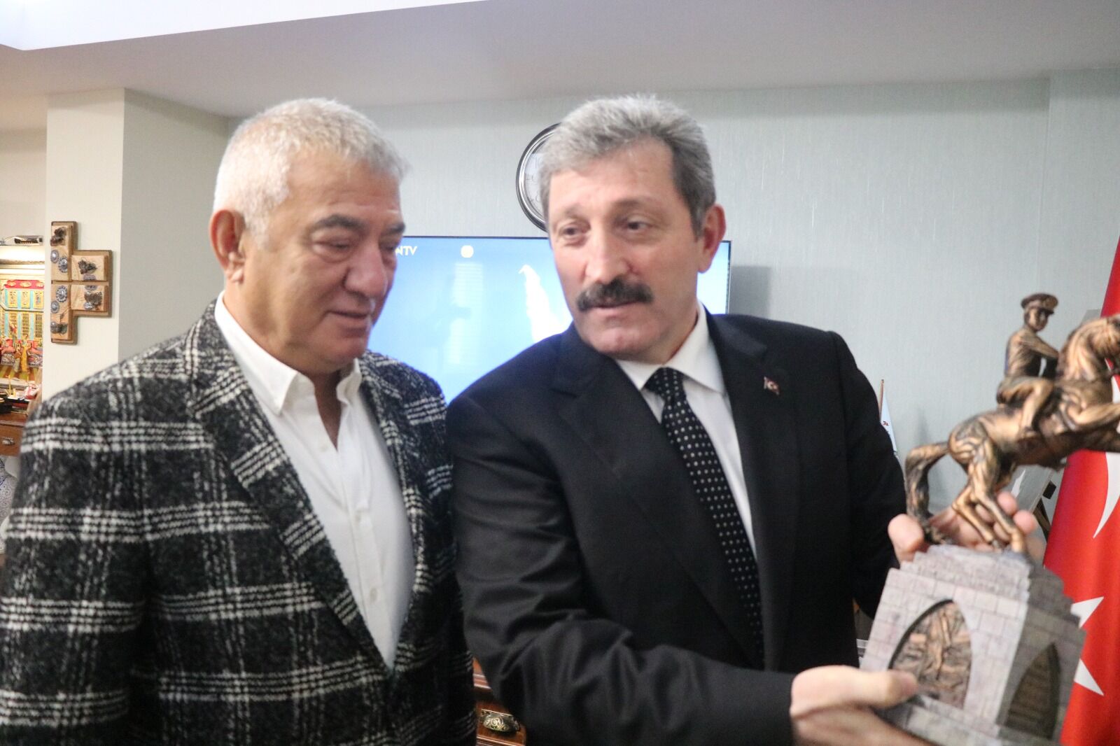 Necdet Uzun yazdı: Samsun, gümbür gümbür geliyor...