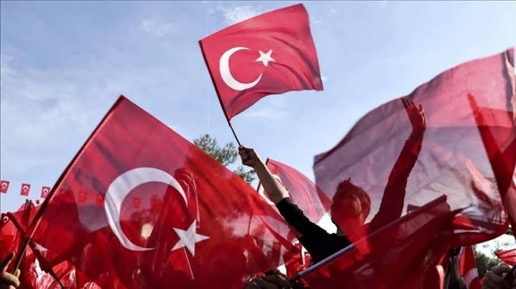 28 Ekim Yarim Gun Mu