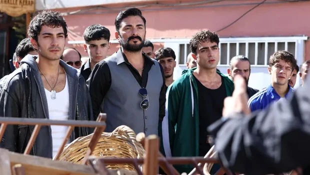Altı Üstü İstanbul yeni bölüm izle! Emir öldü mü?