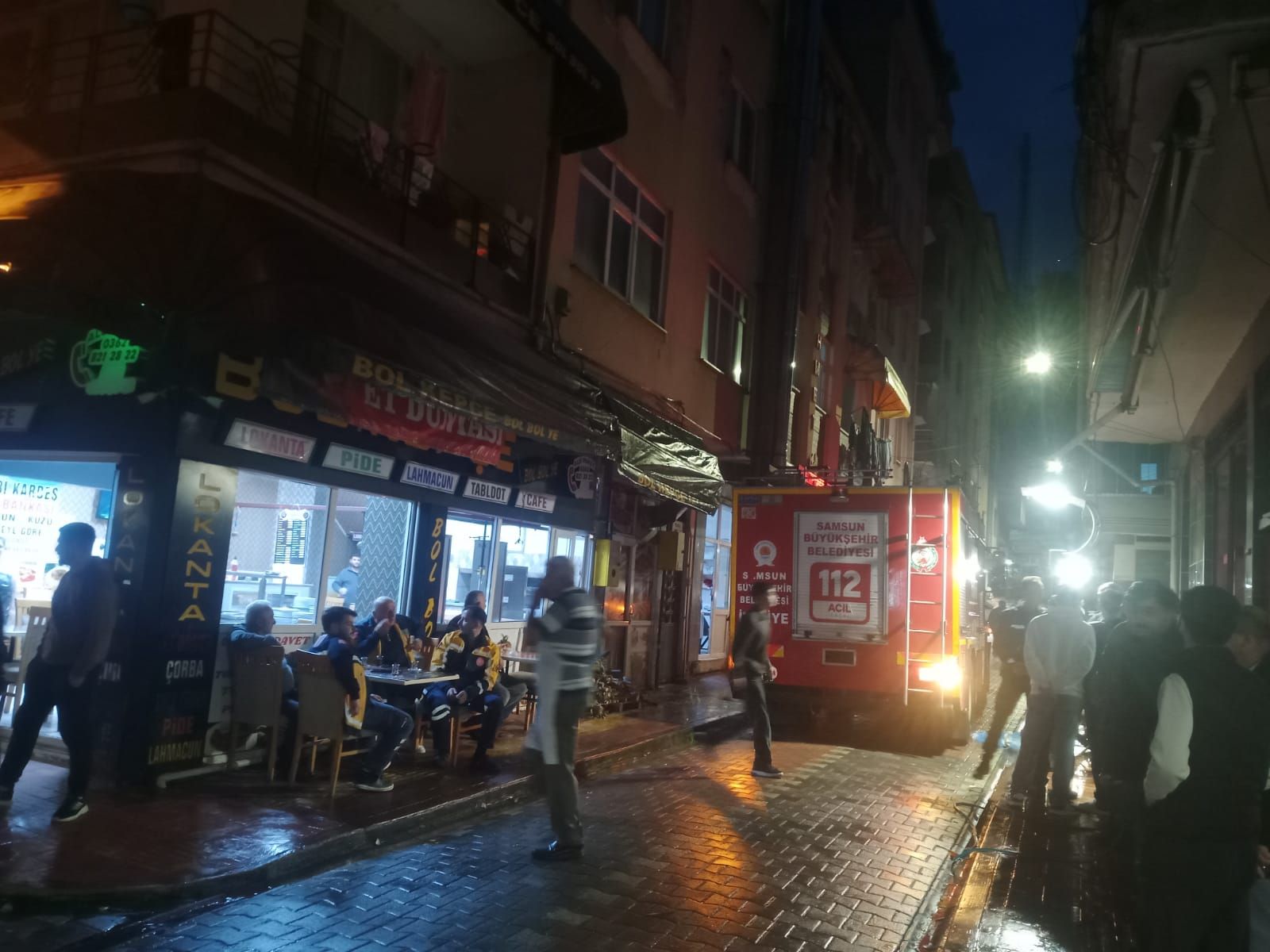 Samsun’da iş yeri bacasında yangın!