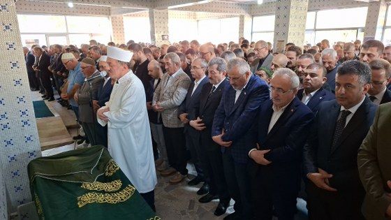samsun haber: Bafra Belediye Başkanı Hamit Kılıç’ın anne acısı! Son yolculuğuna uğurlandı