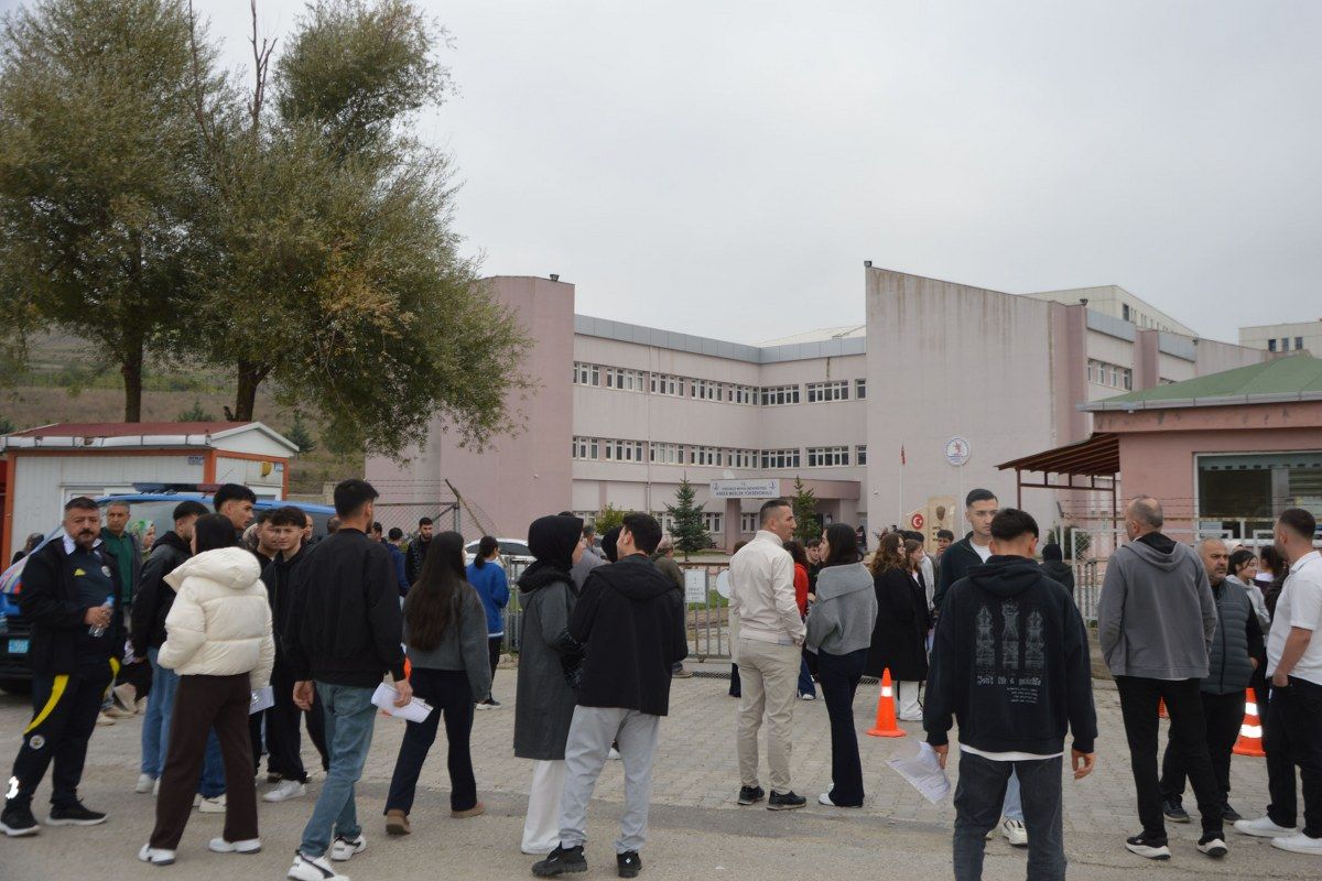 Havza'da KPSS heyecanı: 3 bin 148 aday sınava girdi