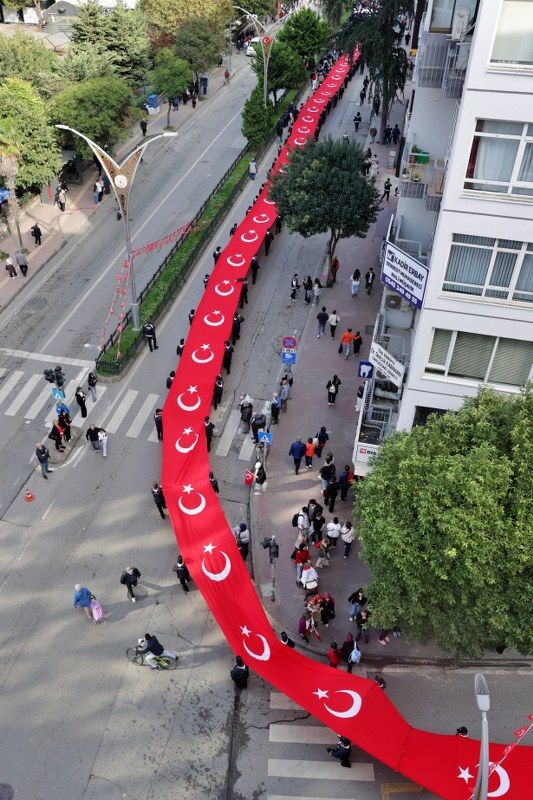  samsun haber: Samsun'da 1919 metrelik Türk bayrağıyla Cumhuriyet yürüyüşü