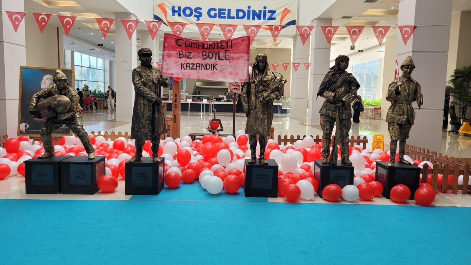Samsun Haber: Samsun Kitap Fuarı'nda 29 Ekim coşkusu! Kitaplarla Cumhuriyet buluştu
