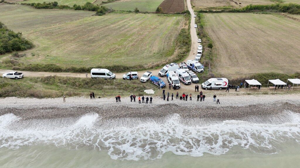 Sinop'ta tekne alabora oldu! Samsunlu polis Numan Şen her yerde aranıyor