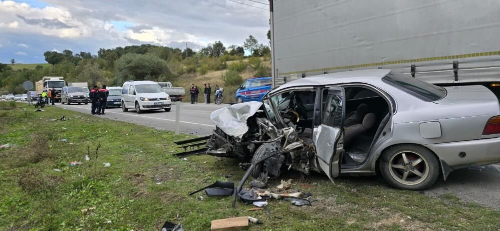 SAMSUN HABER Vezirköprü’de feci kaza: 1’i ağır 2 yaralı