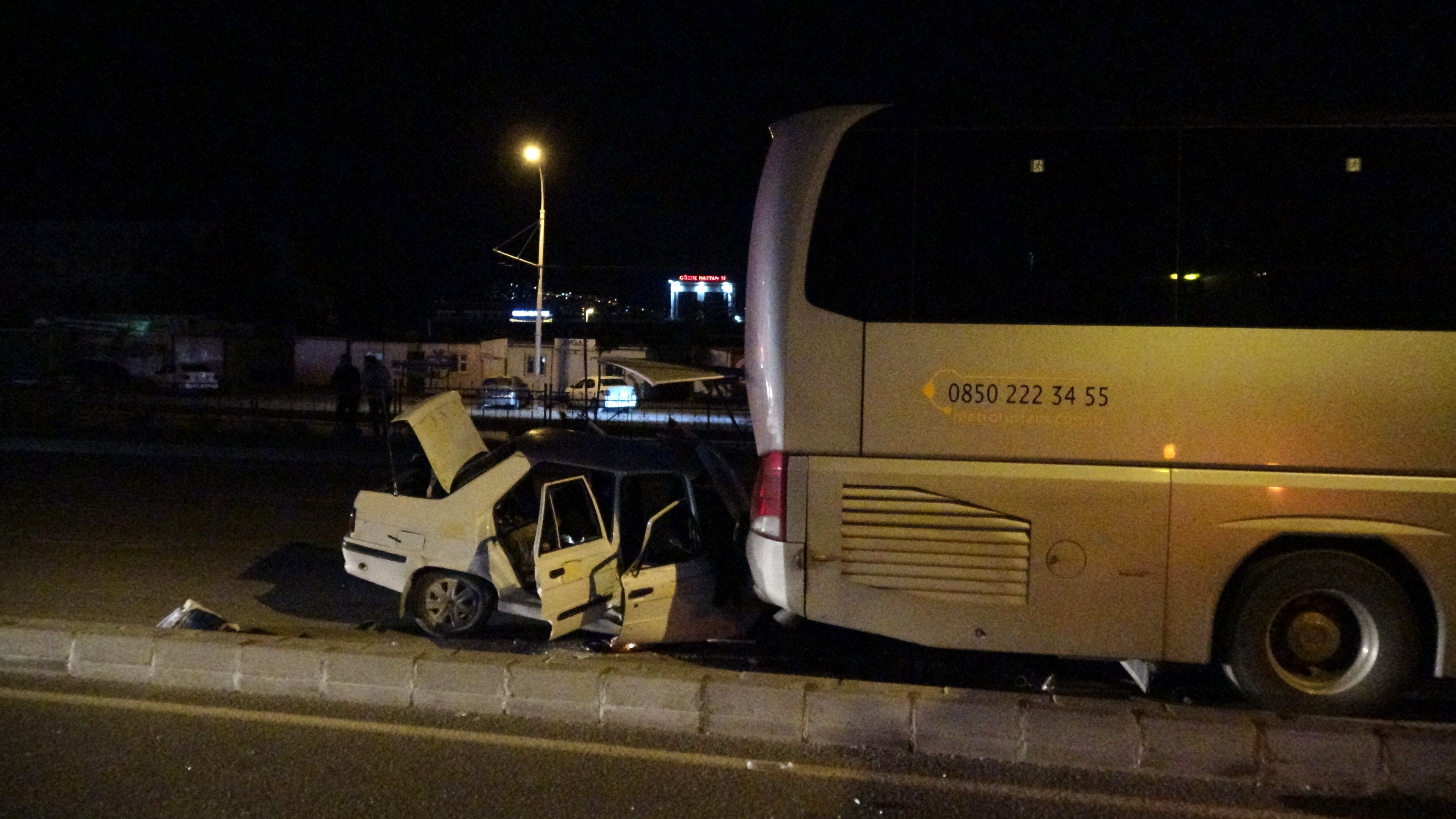 Samsun haber: Samsun yolunda korkutan kaza! Otomobil otobüsün altına girdi