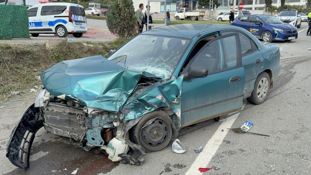 SAMSUN HABER Samsun İlkadım'da zincirleme kaza! Yaralılar var 