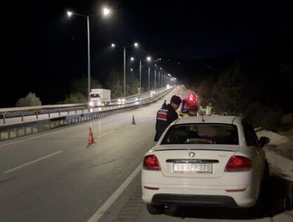 samsun haber: Çorum-Samsun kara yolunda kaza! Anne öldü, çocuklar yaralı