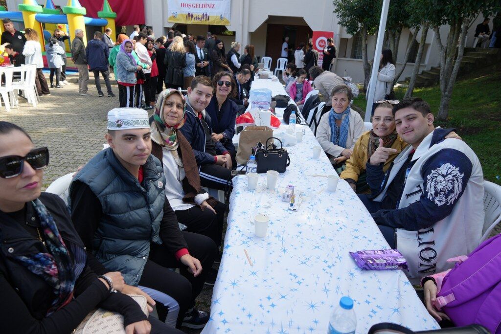 Samsun’da özel öğrenciler camide buluştu