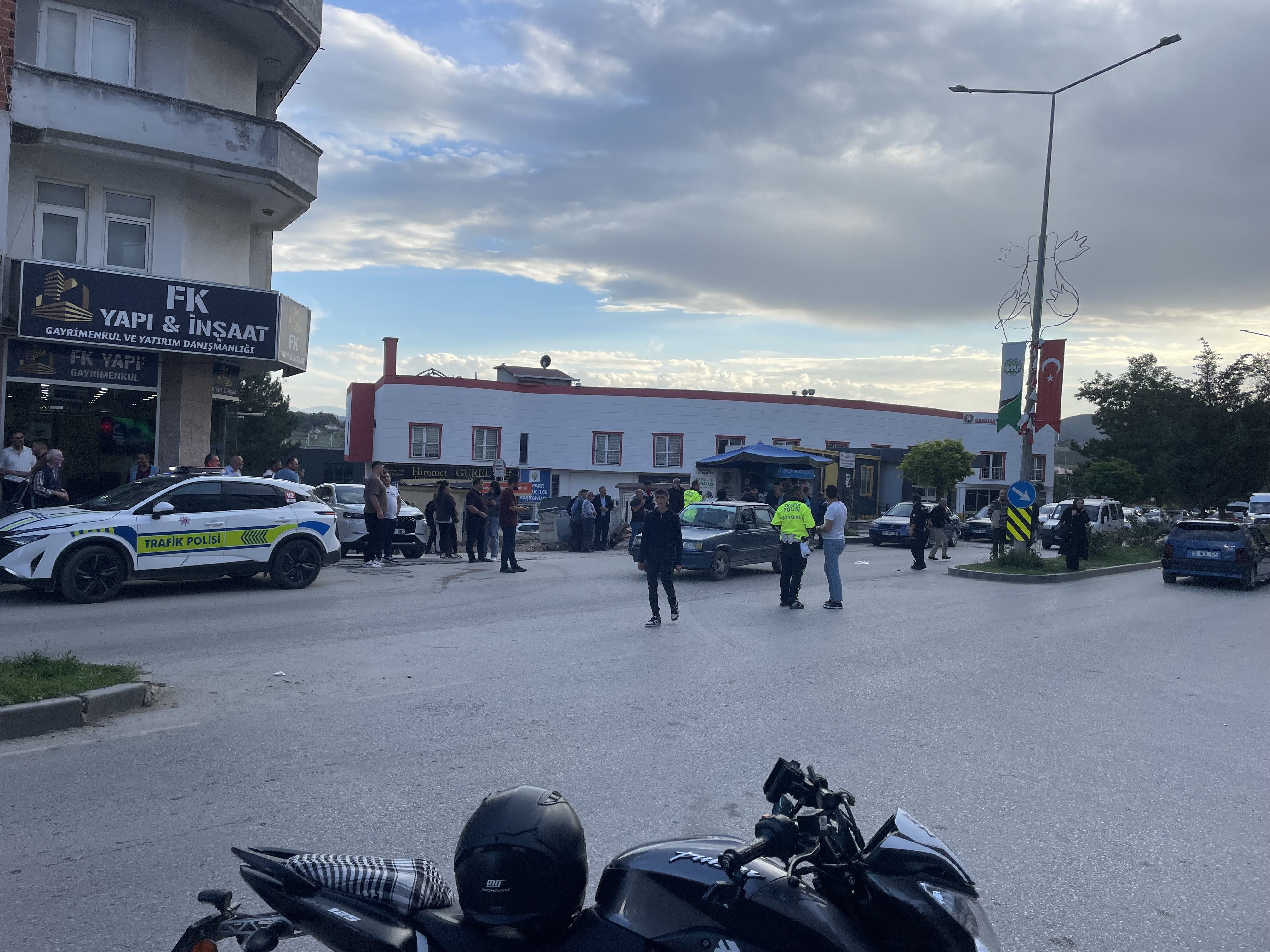 Samsun haber. Samsun'da dehşet anları! Karşıya geçerken otomobil çarptı