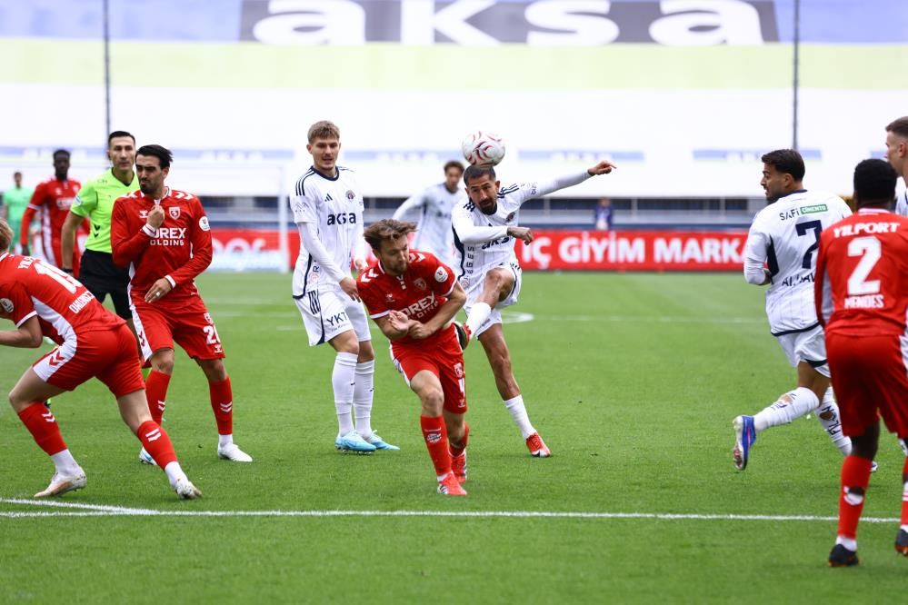Samsunspor, Kasımpaşa deplasmanında ağır yara aldı! 4-1