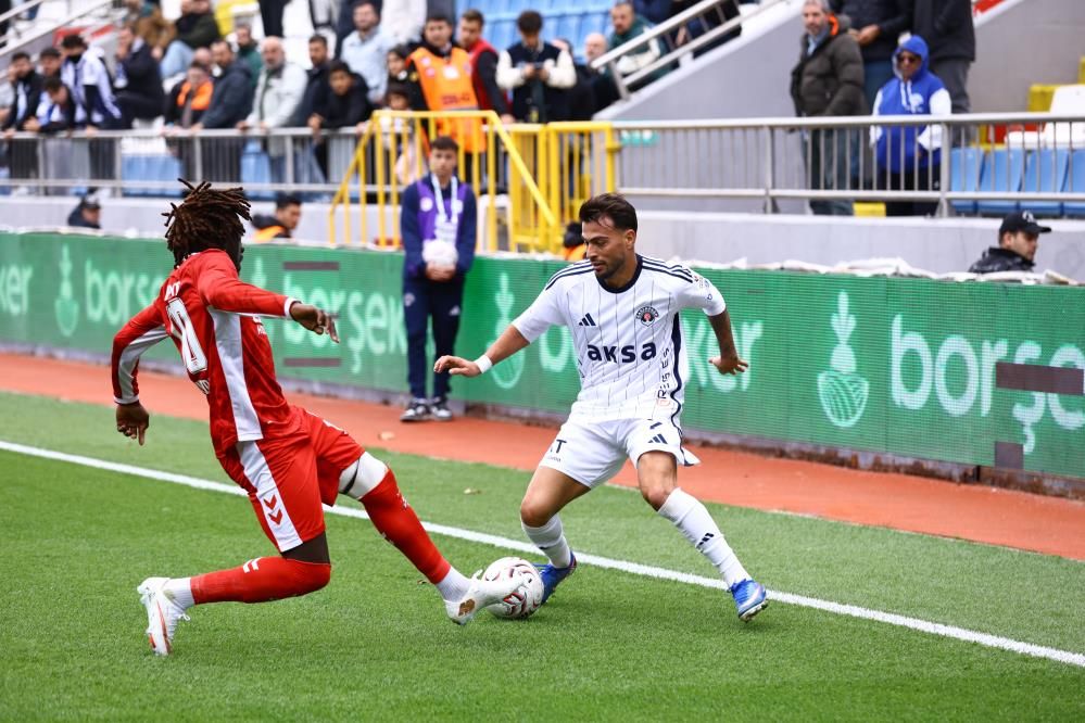 Samsunspor, Kasımpaşa deplasmanında ağır yara aldı! 4-1