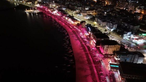 samsun haber: Atakum sahili pembeye büründü! Dikkat çeken mesaj
