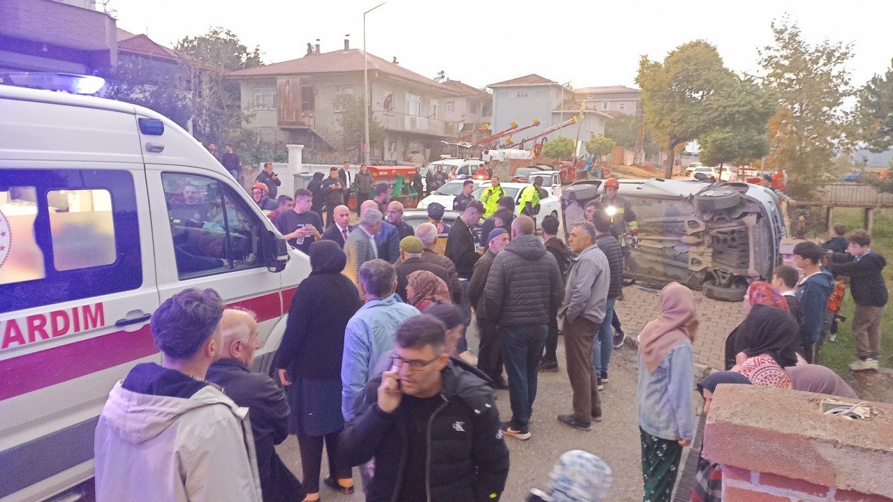 samsun haber: Samsun'da iki otomobil birbirine girdi! 4 yaralı