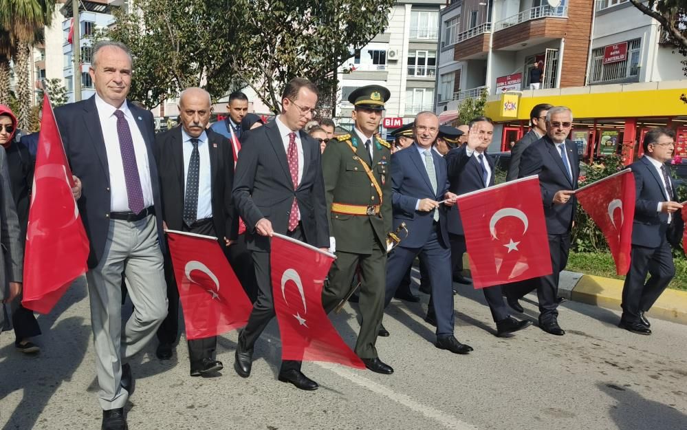 Bafra’da Cumhuriyet coşkusu! Yürüyüşe yoğun katılım