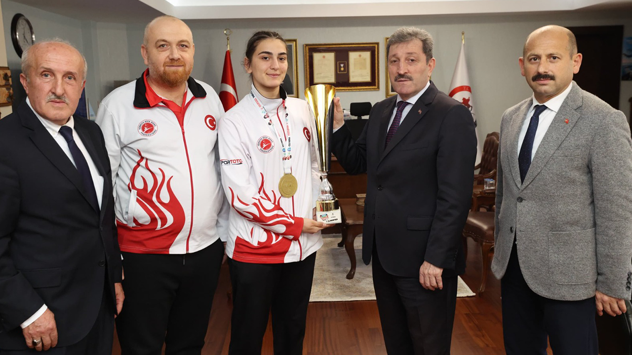 Samsun haber: Dünya şampiyonu Göknur Gülten’den Vali Tavlı ve Ağar’a ziyaret
