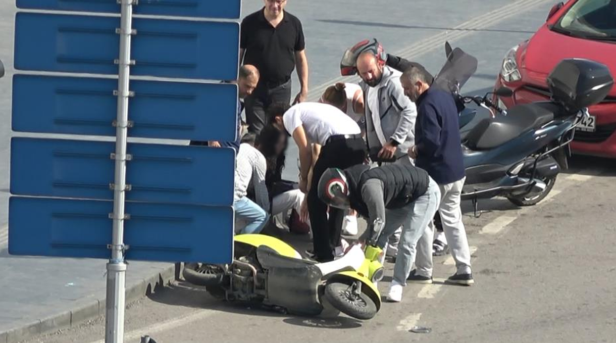 samsun haber Samsun'da Cumhuriyet Meydanı Kavşağı'nda korkutan kaza!