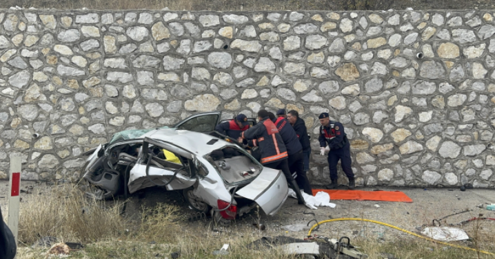 Katliam gibi kaza! Çok sayıda ölü yaralı var