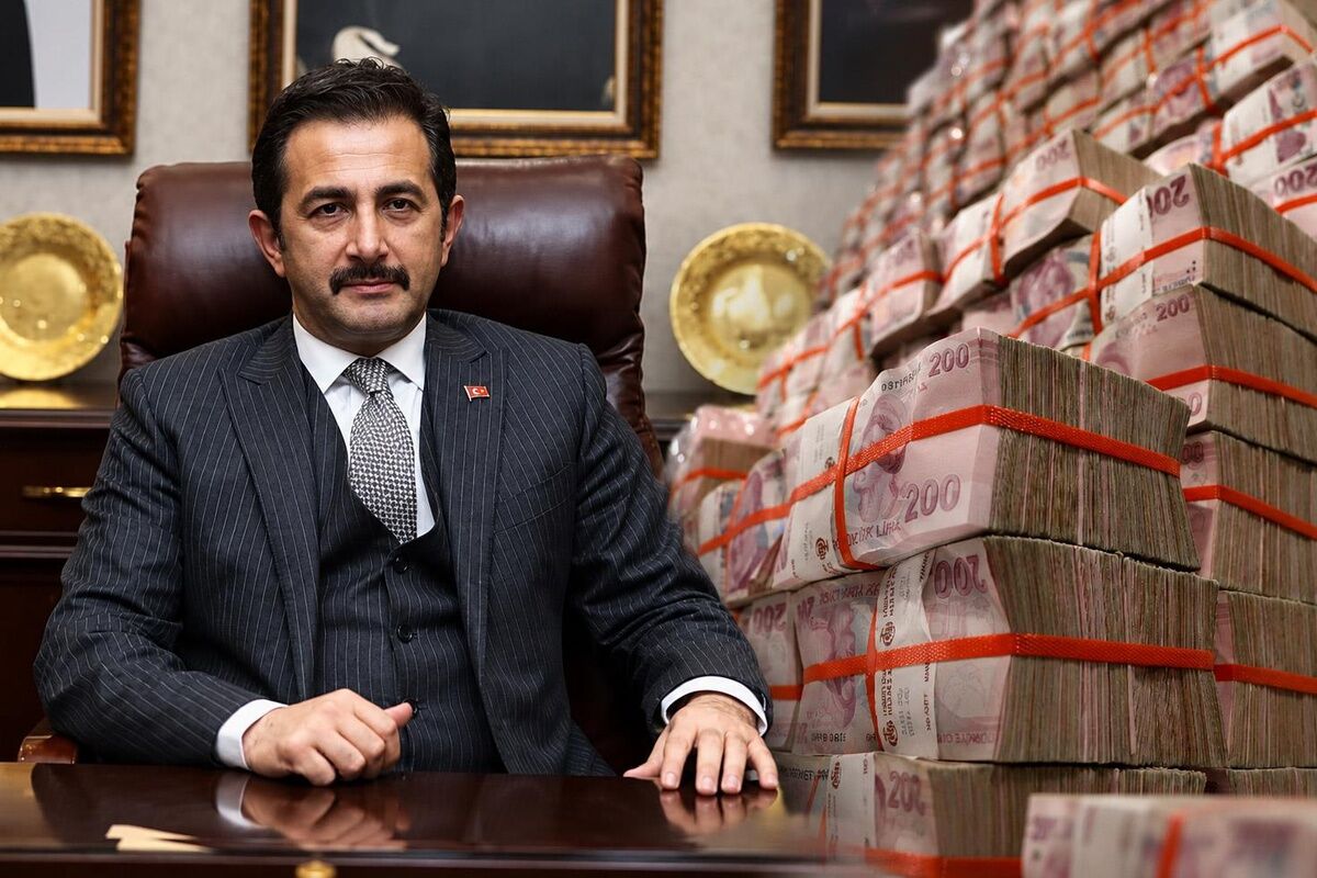 Eski Bakan Yardimcisi Mustafa Aksu Fon 9B02685241 Amp
