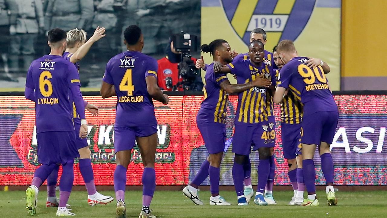 Süper Lig ekibine dev ceza! FİFA'dan ağır yaptırım geldi
