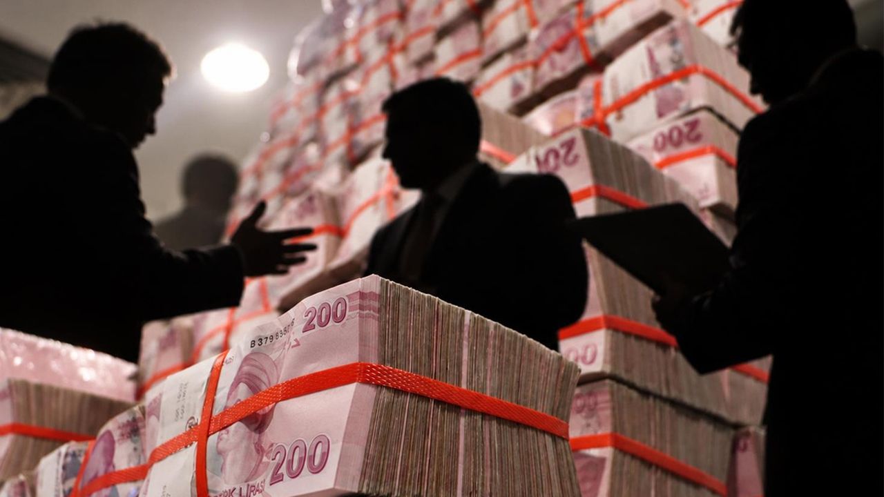 Fon soruşturmasında 12 şüpheli daha tutuklandı
