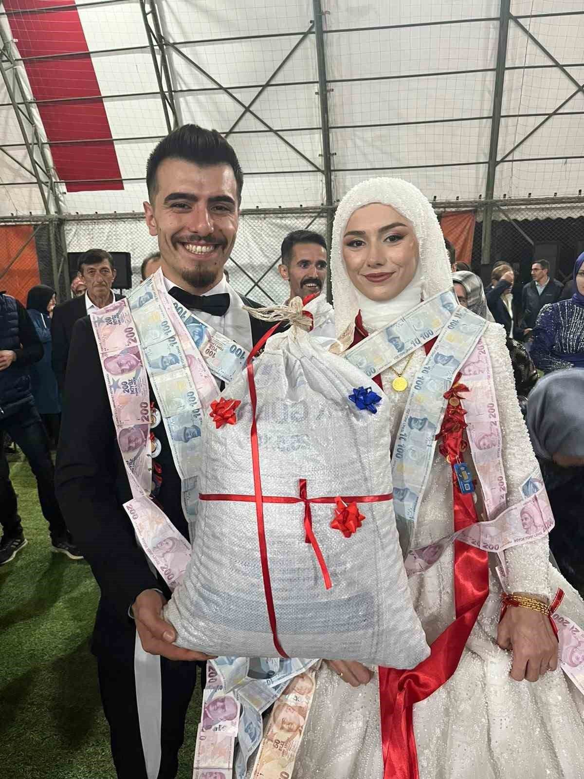 Furkan Maras Giresun Espiye De Dugunde Altin 20329255 Amp