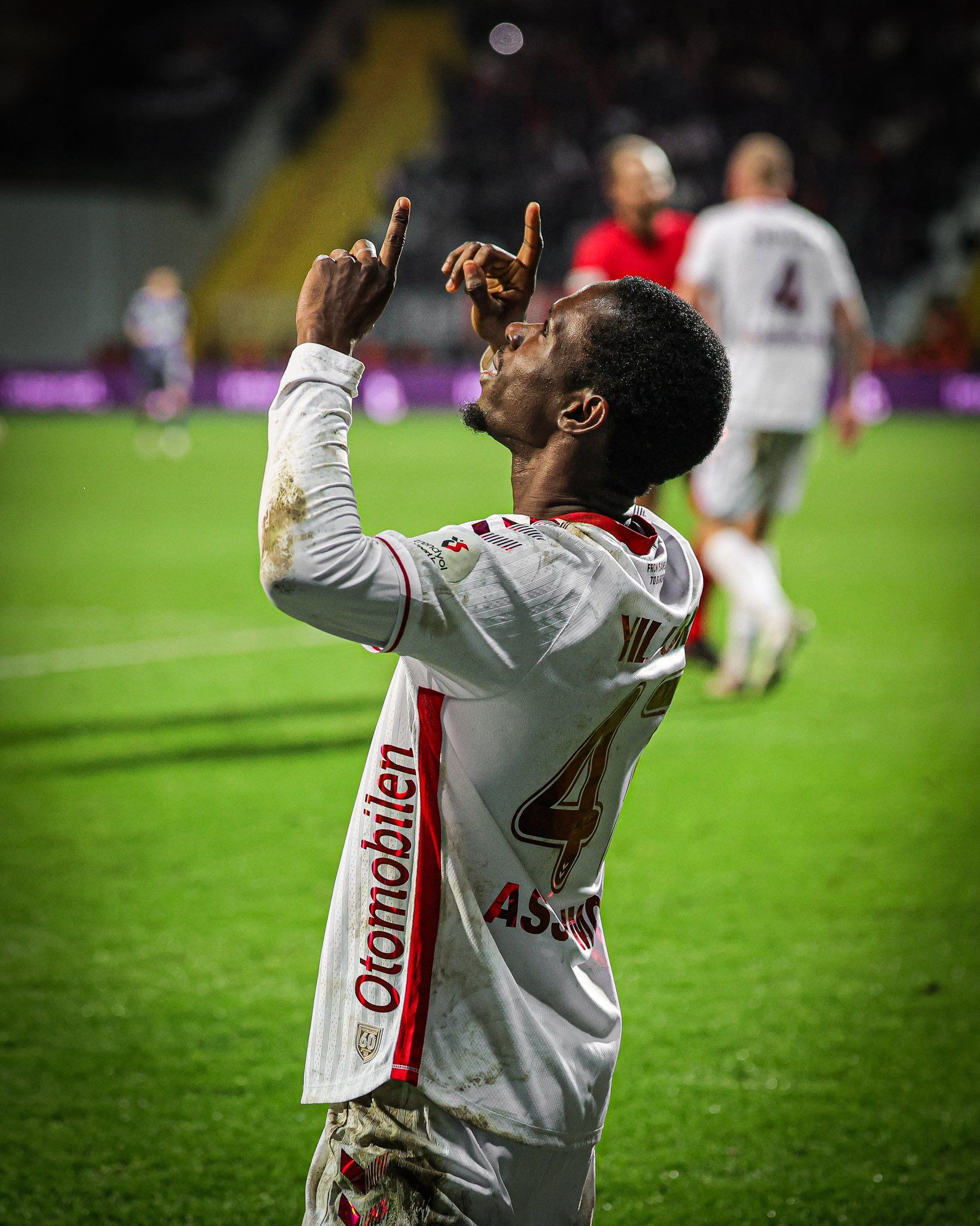 Samsunspor haber: Samsunspor’dan Assoumou’ya doğum günü kutlaması