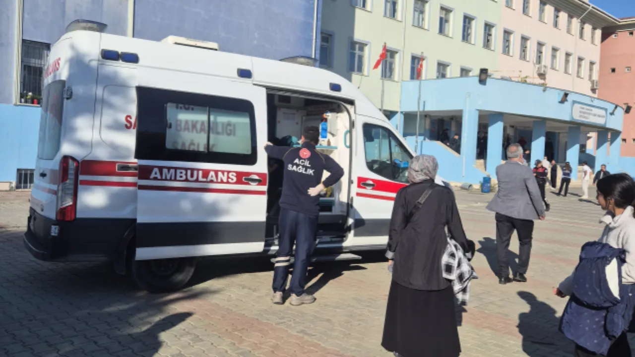 İstanbul’da ortaokulda bıçaklı saldırı: 8 öğrenci yaralandı