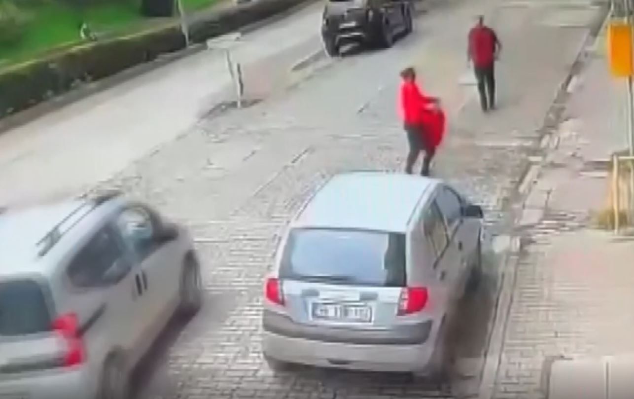 Samsun Haber: Samsun’da inanılmaz kurtuluş! Yüksekten düşen kediyi montla yakaladılar