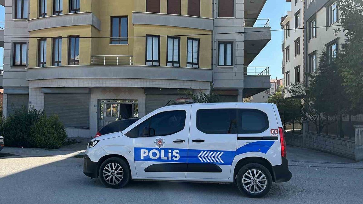 Konya Meram Da Kedi Tuyu Tartismasi Kavgaya 20362171 Amp