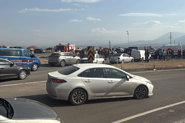 MHP konvoyunda kaza! Milletvekili yaralandı, 1 kişi hayatını kaybetti