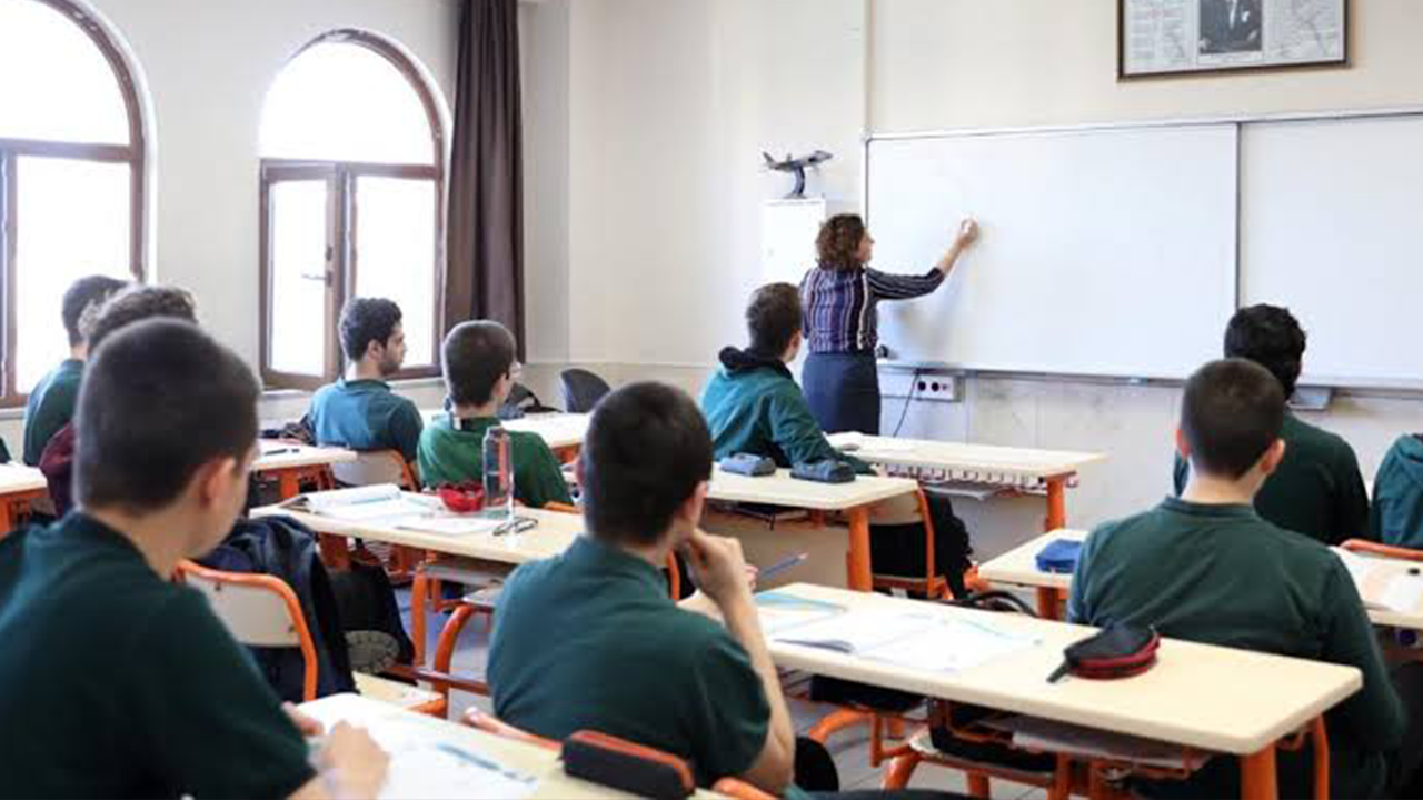 MEB duyurdu! Milyonlarca öğrencinin beklediği tarihler belli oldu