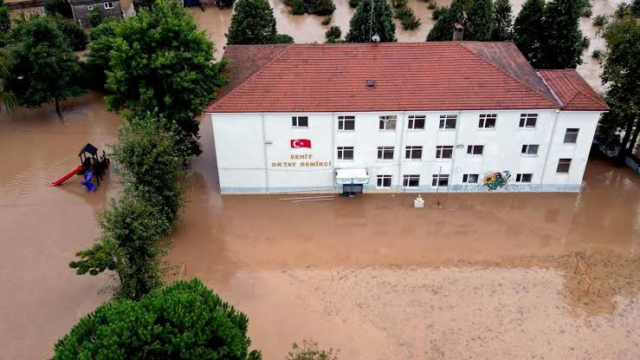 Peş peşe uyarıların ardından bir ilde daha eğitime ara verildi