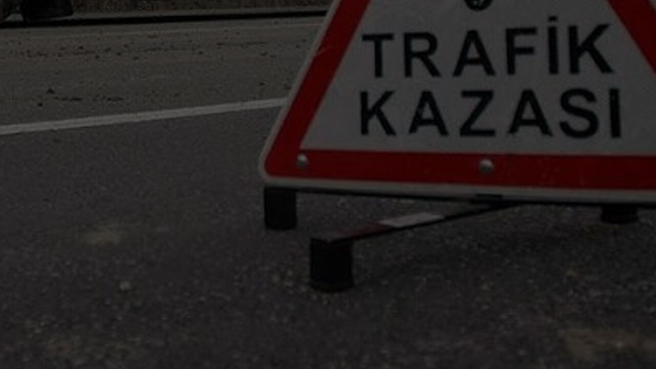 Samsun istikametinde kaza! İki otomobil birbirine girdi