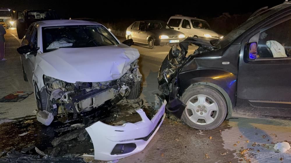 Samsun Haber: Samsun'da gece saatlerinde iki araç birbirine girdi! 5 yaralı