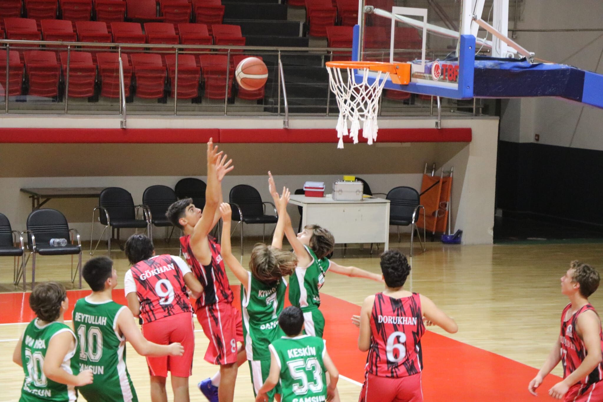 Samsun Haber: Samsun’da genç basketbolcular parkede!