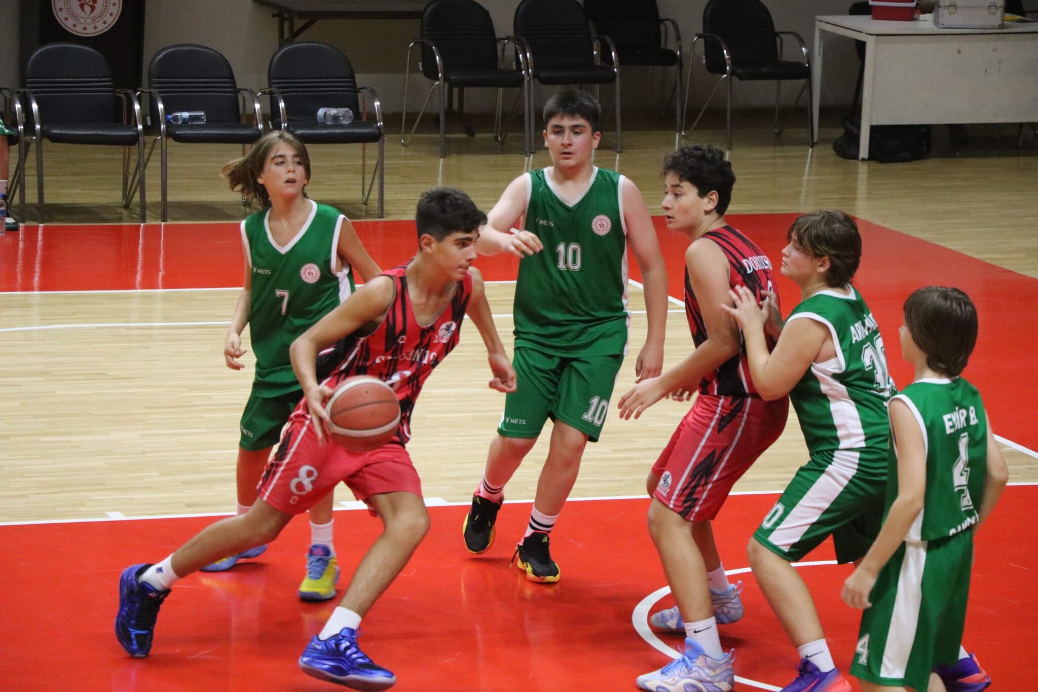 Samsun Haber: Samsun’da genç basketbolcular parkede!